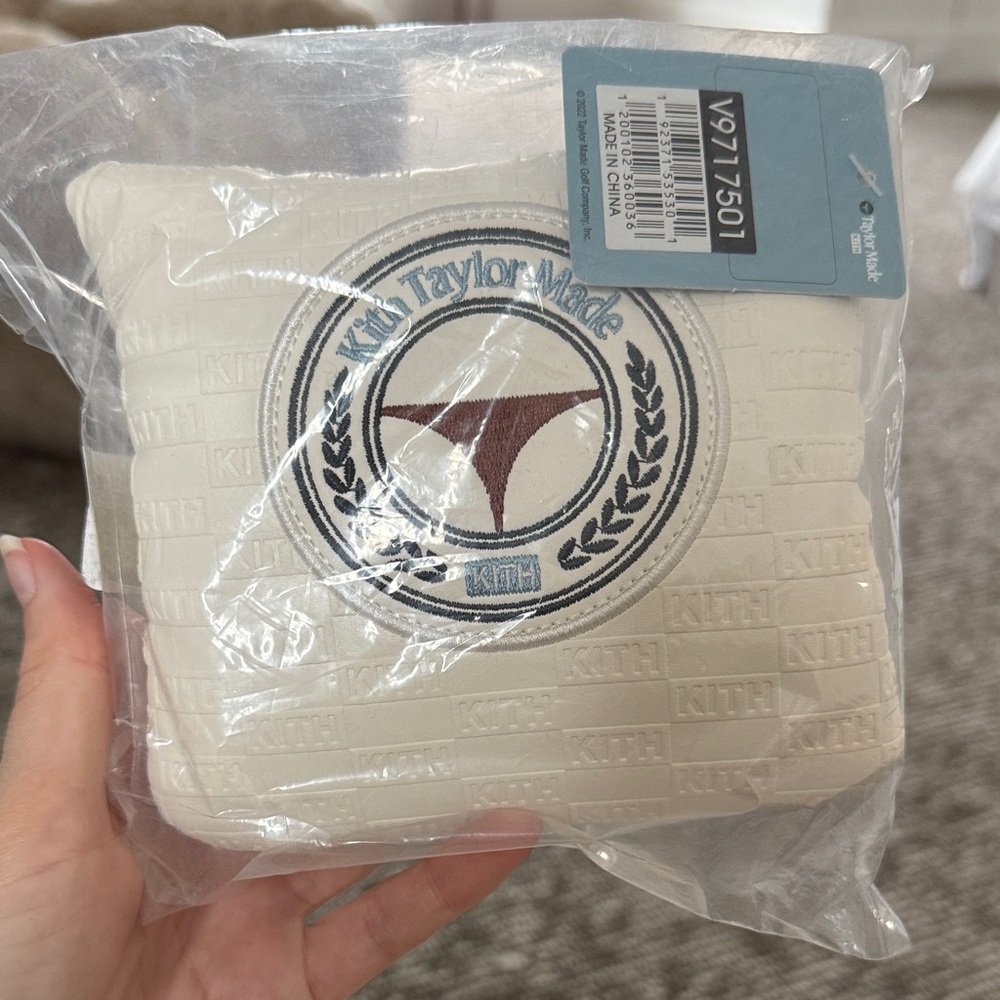Kith Taylor Made Cream Quilted golf putter Headcover NEW